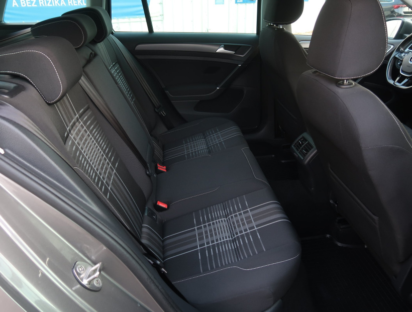 Volkswagen Golf, 2016