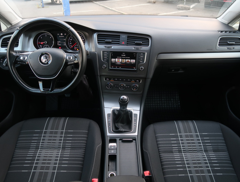 Volkswagen Golf, 2016