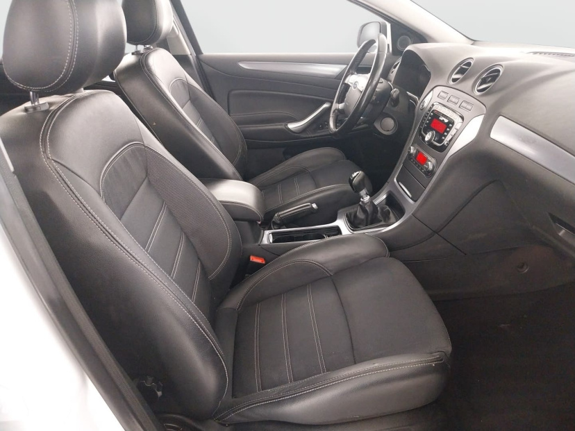 Ford Mondeo, 2011