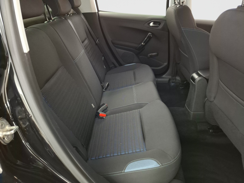 Peugeot 208, 2015