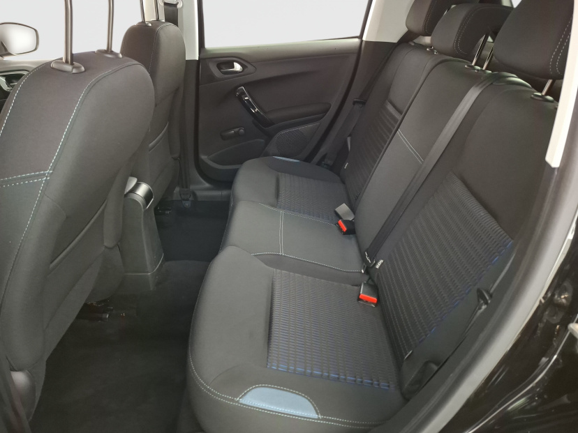 Peugeot 208, 2015