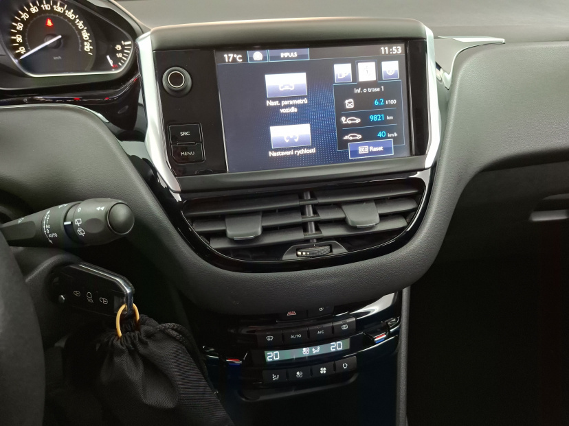 Peugeot 208, 2015