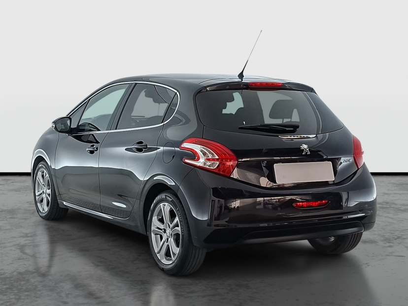 Peugeot 208, 2015