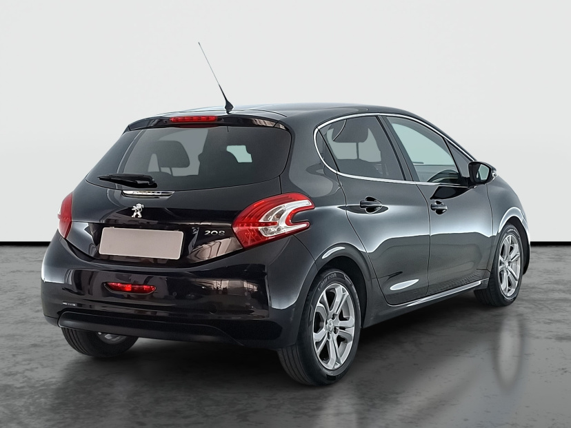 Peugeot 208, 2015