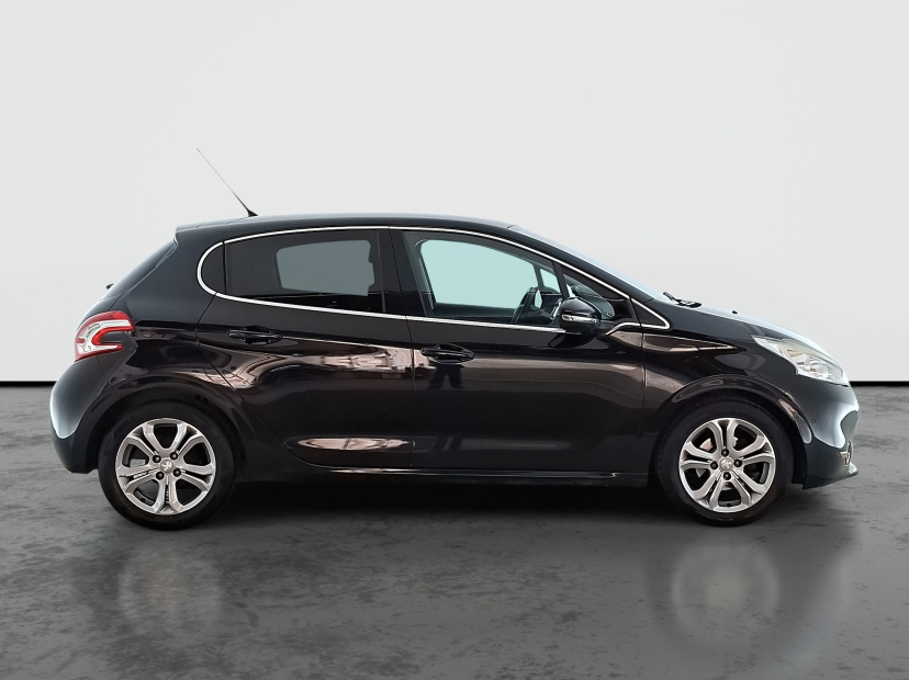 Peugeot 208, 2015