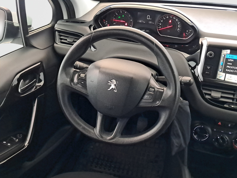 Peugeot 208, 2013