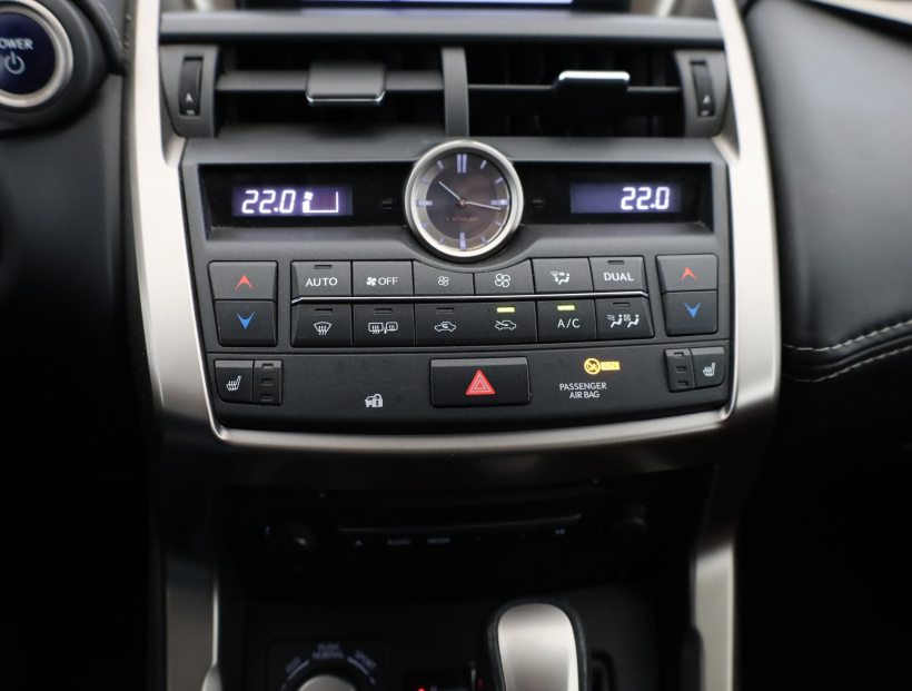 Lexus NX, 2017