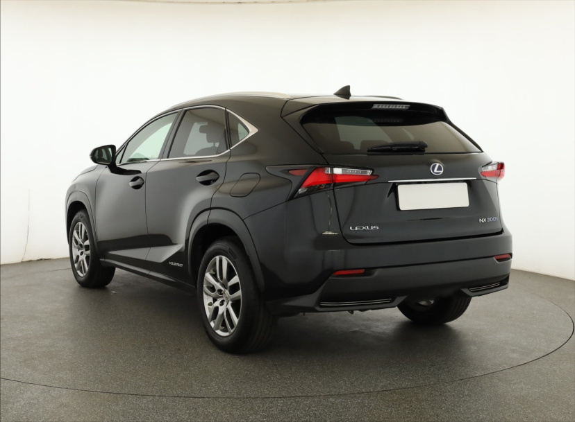 Lexus NX, 2017