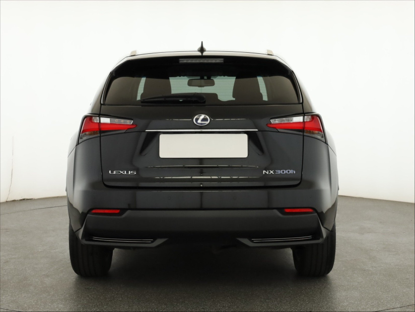 Lexus NX, 2017