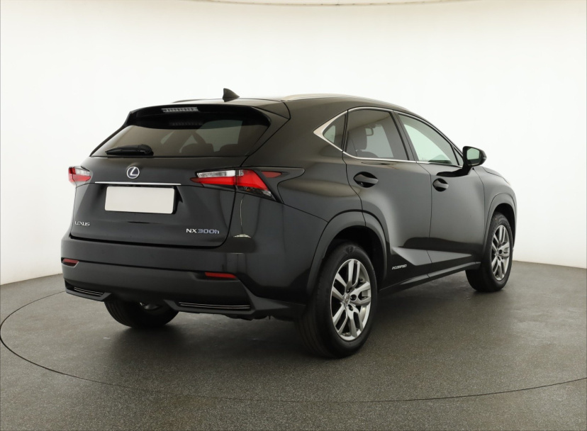 Lexus NX, 2017