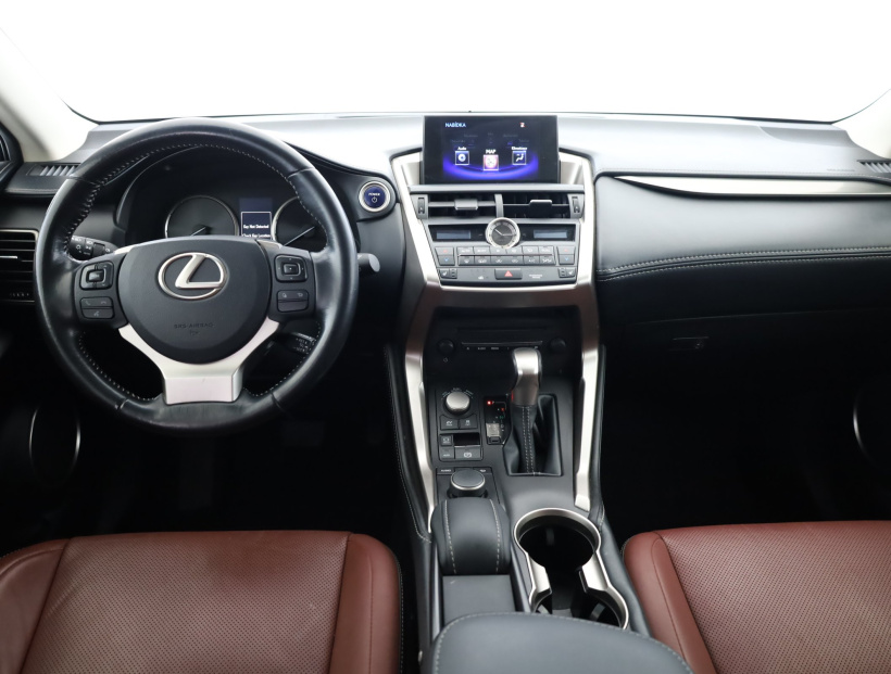 Lexus NX, 2017