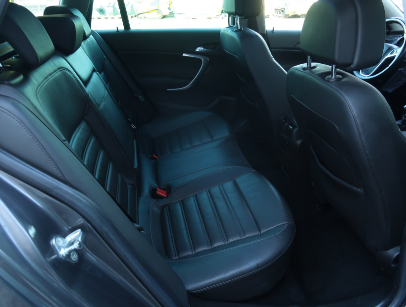 Opel Insignia, 2010