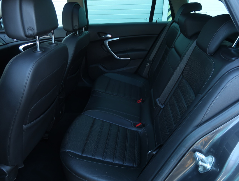Opel Insignia, 2010
