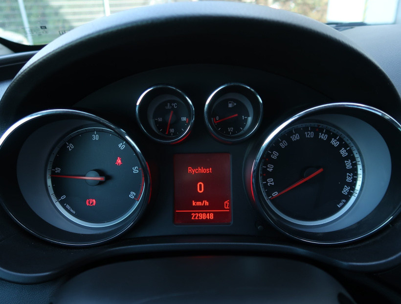 Opel Insignia, 2010