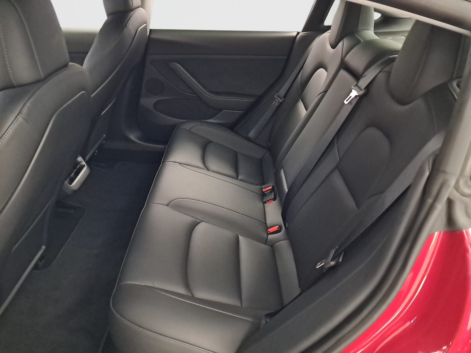 Tesla Model 3 Long Range AWD – fotografie 15