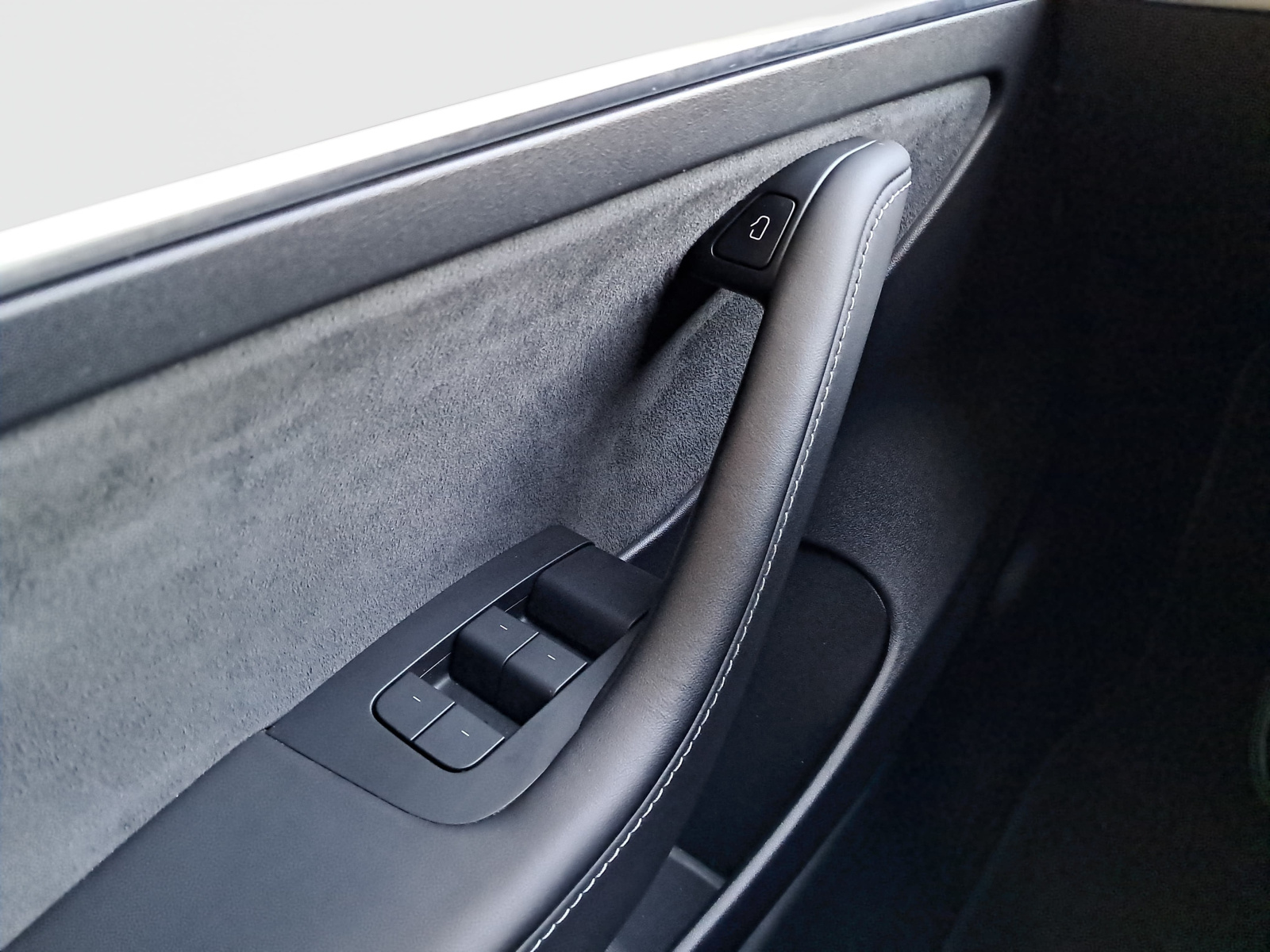 Tesla Model 3 Long Range AWD – fotografie 25