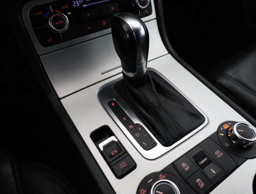 Volkswagen Touareg, 2012