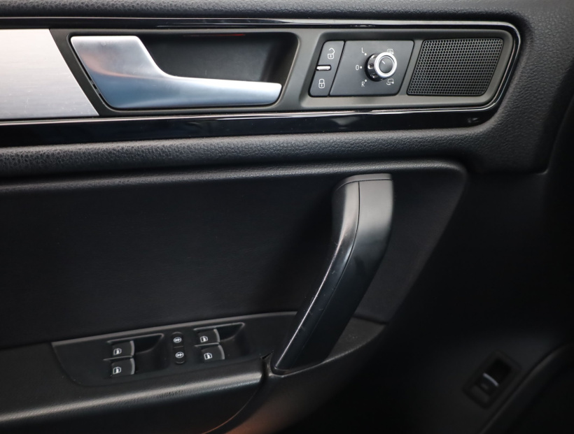 Volkswagen Touareg, 2012