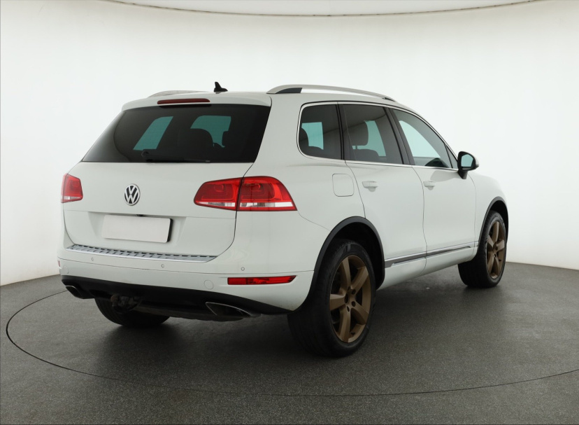 Volkswagen Touareg, 2012