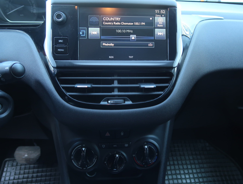 Peugeot 208, 2015