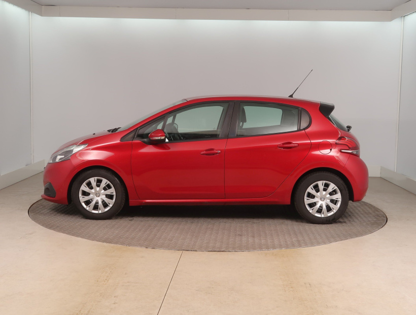 Peugeot 208, 2015