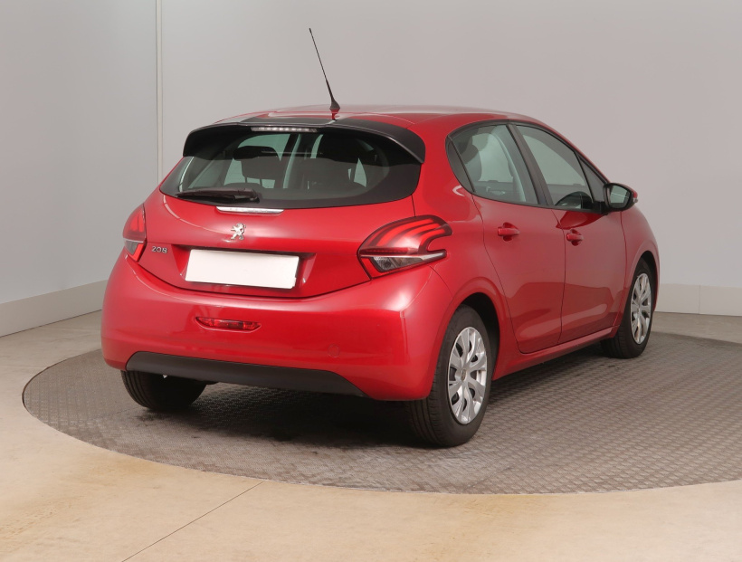 Peugeot 208, 2015