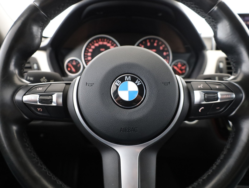 BMW 3, 2016