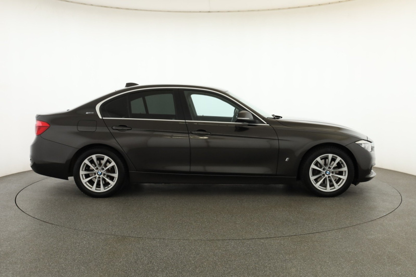 BMW 3, 2016
