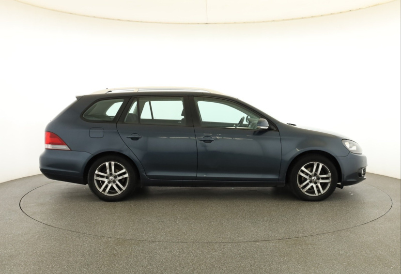 Volkswagen Golf, 2010