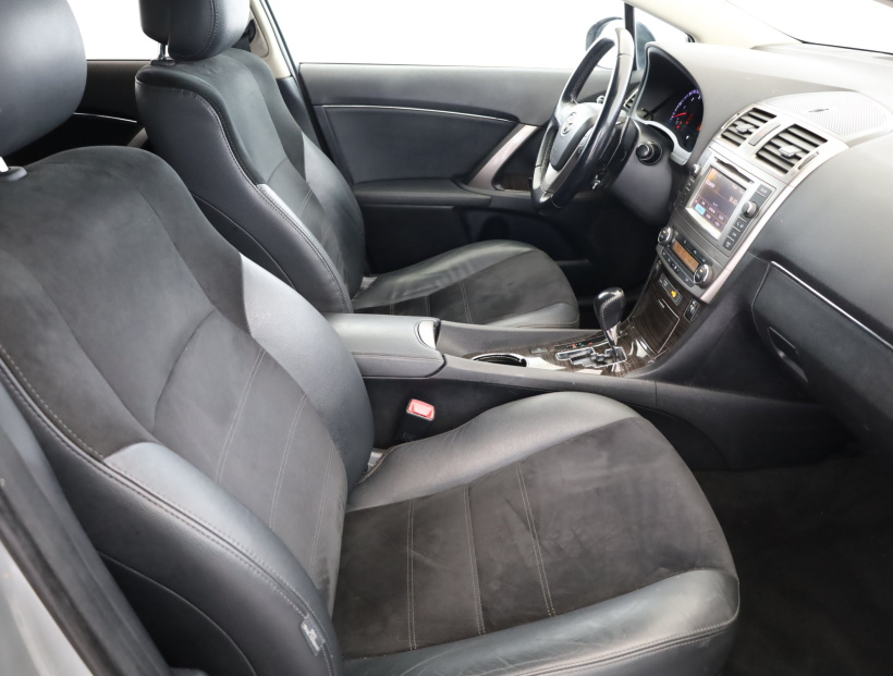 Toyota Avensis, 2013