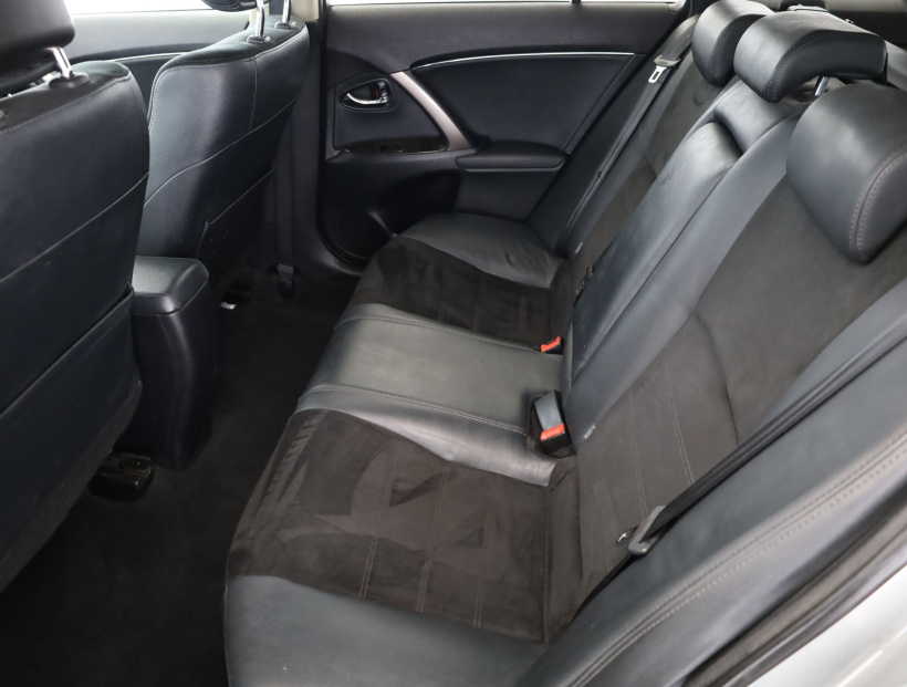 Toyota Avensis, 2013