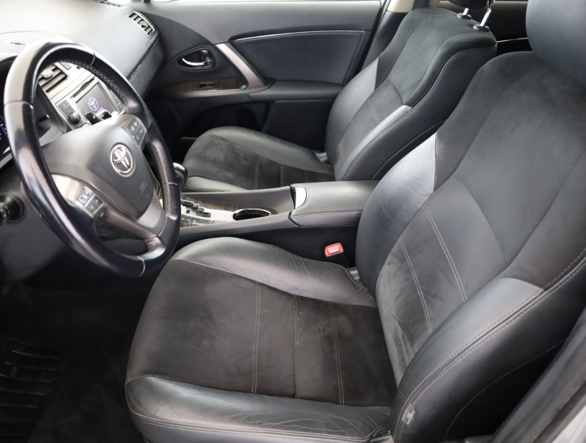 Toyota Avensis, 2013