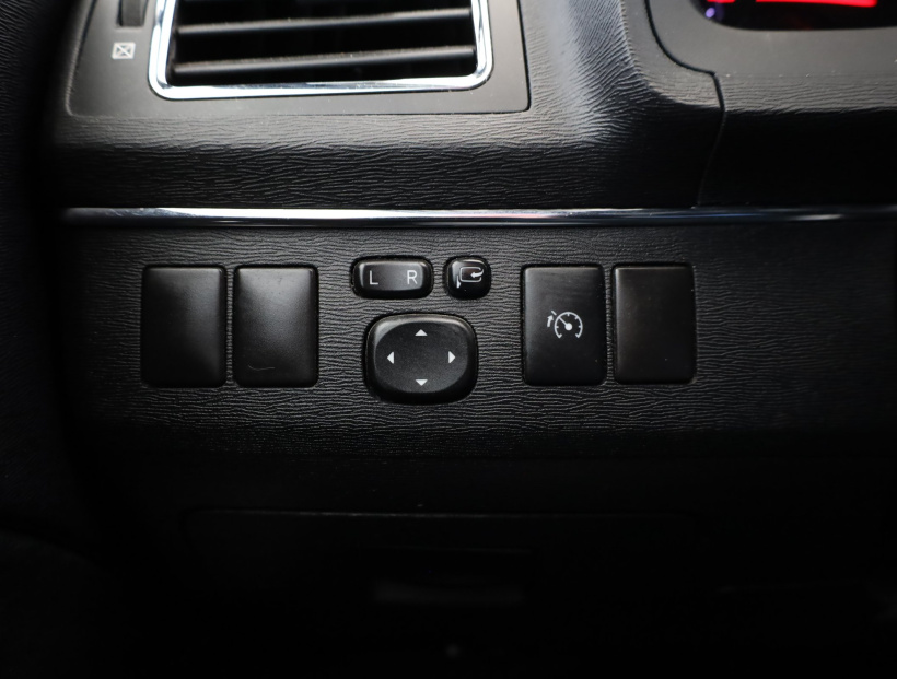 Toyota Avensis, 2013