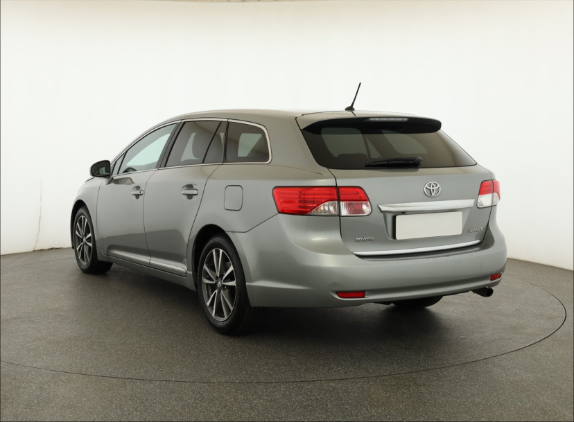Toyota Avensis, 2013