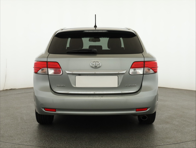 Toyota Avensis, 2013