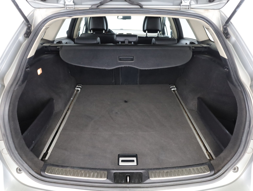 Toyota Avensis, 2013