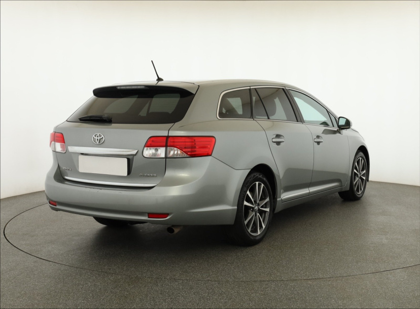 Toyota Avensis, 2013