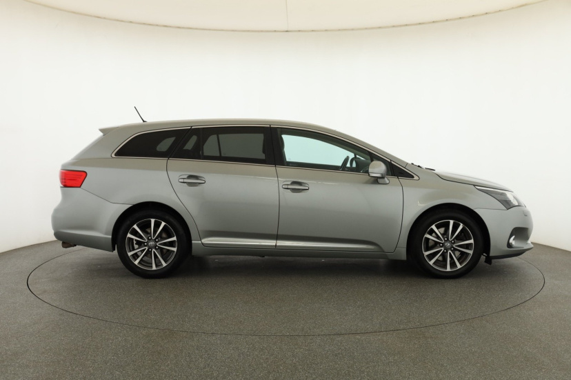 Toyota Avensis, 2013