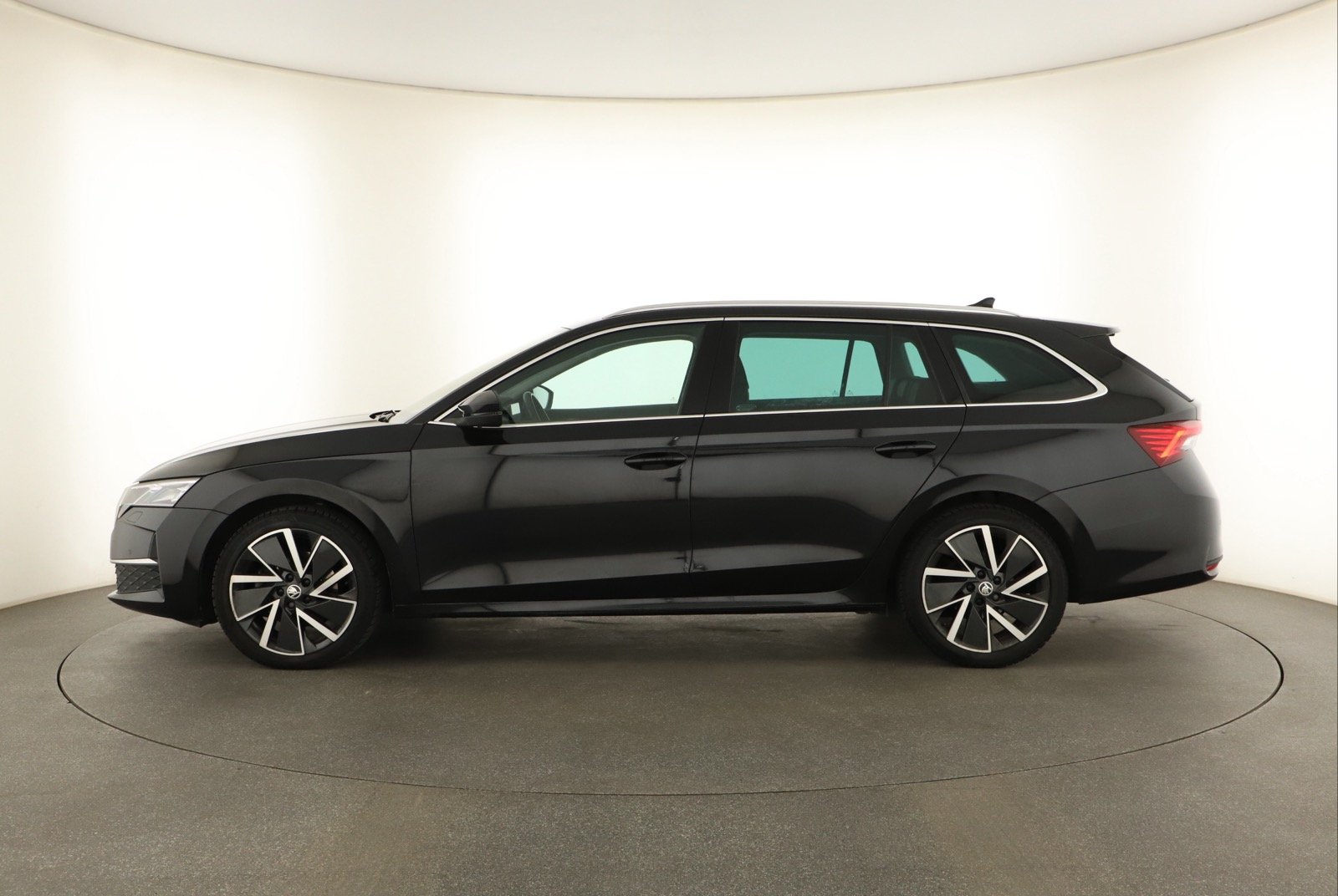 Škoda Octavia - 2024