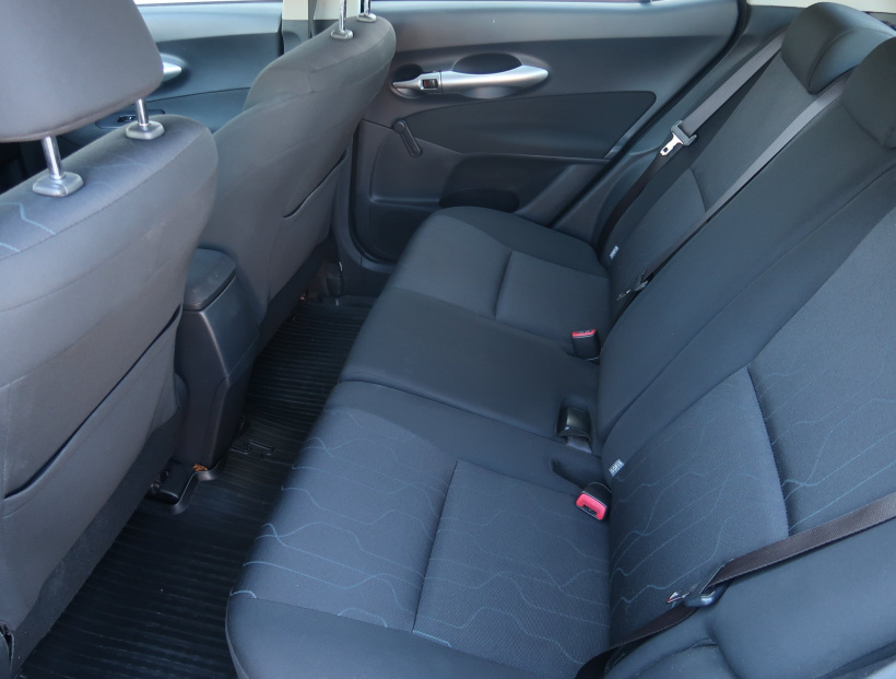 Toyota Auris, 2010