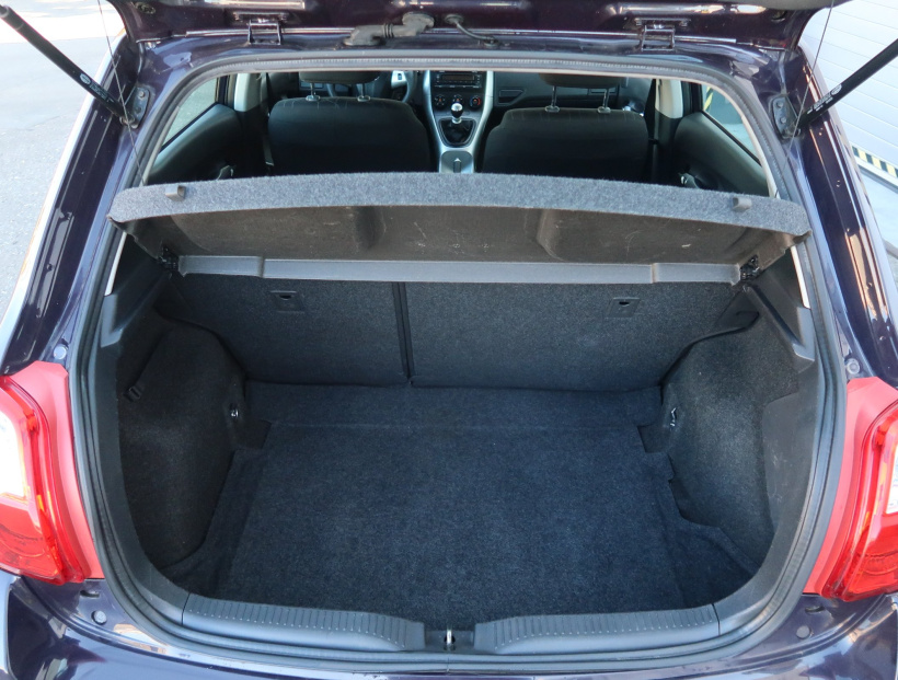Toyota Auris, 2010