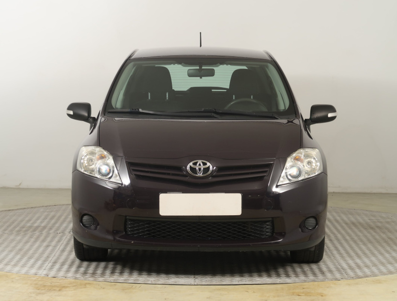 Toyota Auris, 2010