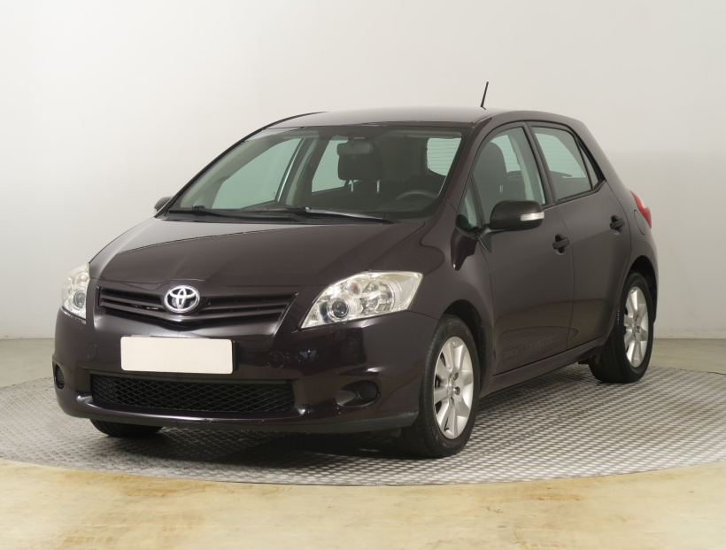 Toyota Auris, 2010