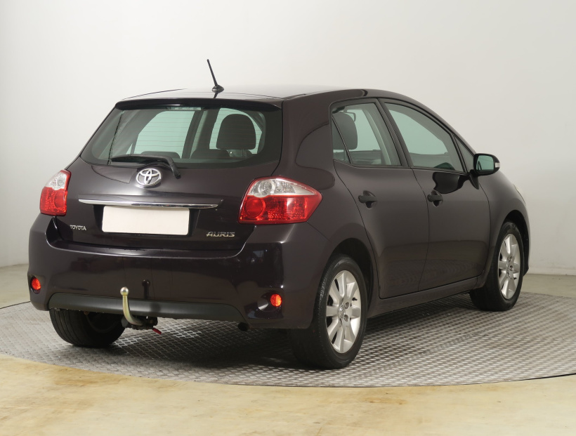 Toyota Auris, 2010