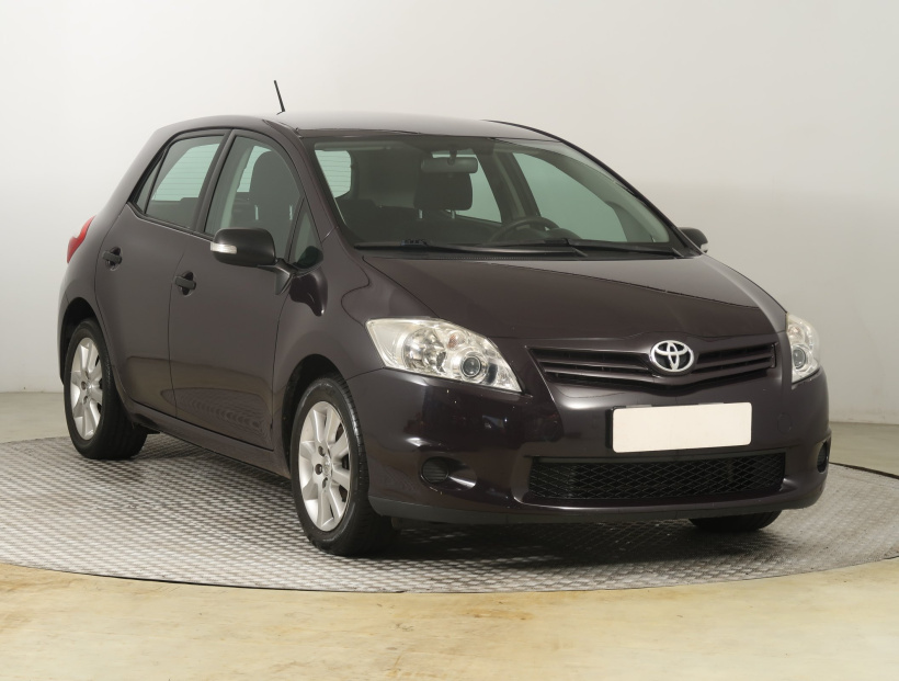 Toyota Auris, 2010