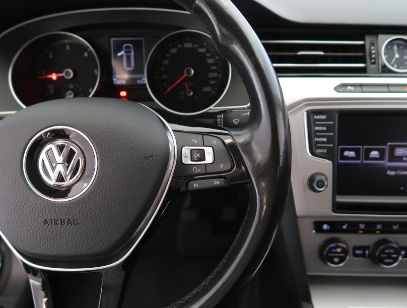 Volkswagen Passat, 2015