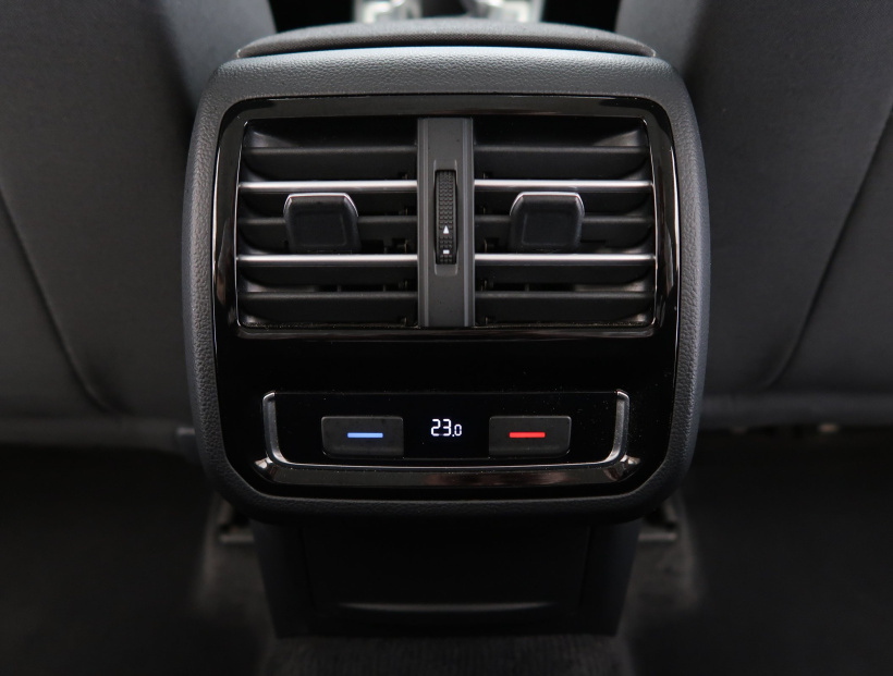Volkswagen Passat, 2015