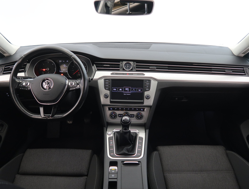 Volkswagen Passat, 2015