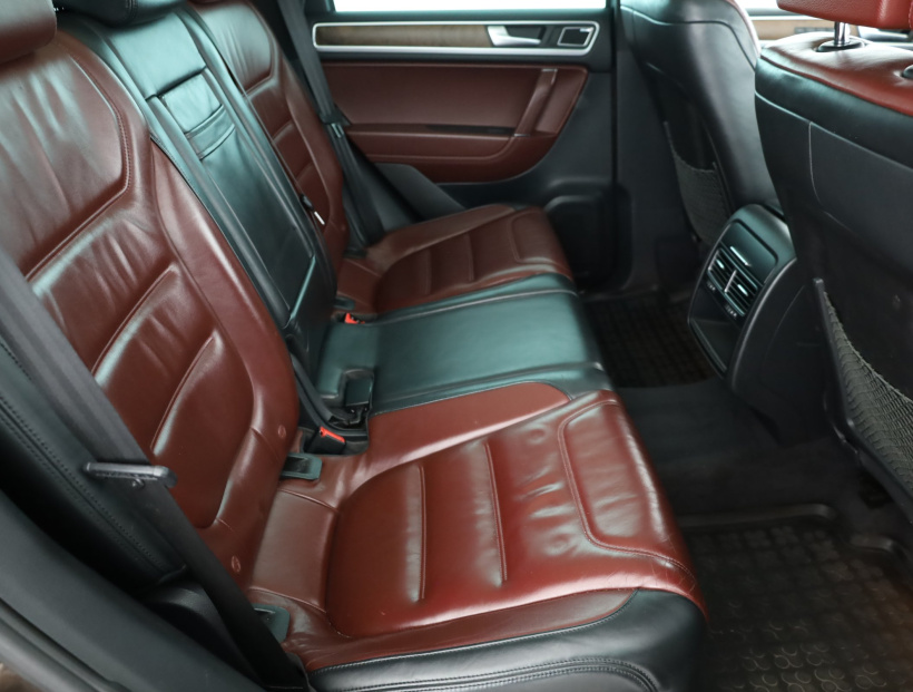 Volkswagen Touareg, 2011