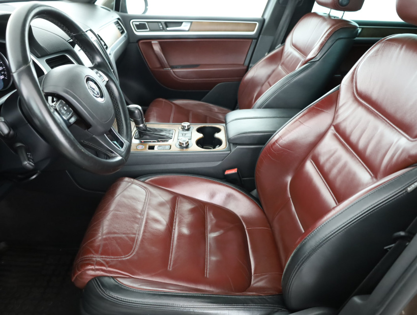 Volkswagen Touareg, 2011